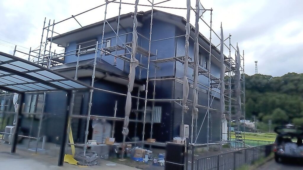 中津川市です。屋根と外壁の塗装工事が完了しました。社内チェックを行います。