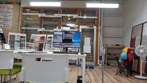 日成ホーム恵那店です。奥の事務所にあったデスクトップパソコンをショールーム内に移動しました。