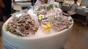 魚介類が一杯並んでいます。
これでもか、と言わんばかりです、