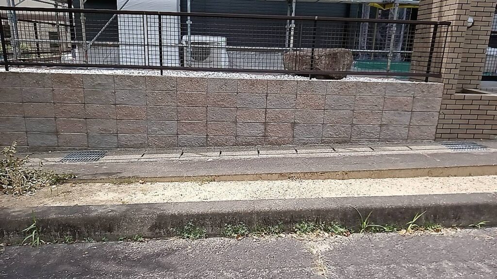 ブロック塀も綺麗になりました。
中津川市です。