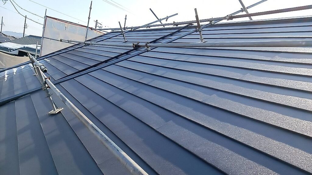 アイジー工業のガルテクトへの葺き替えが完了しました。
中津川市です。